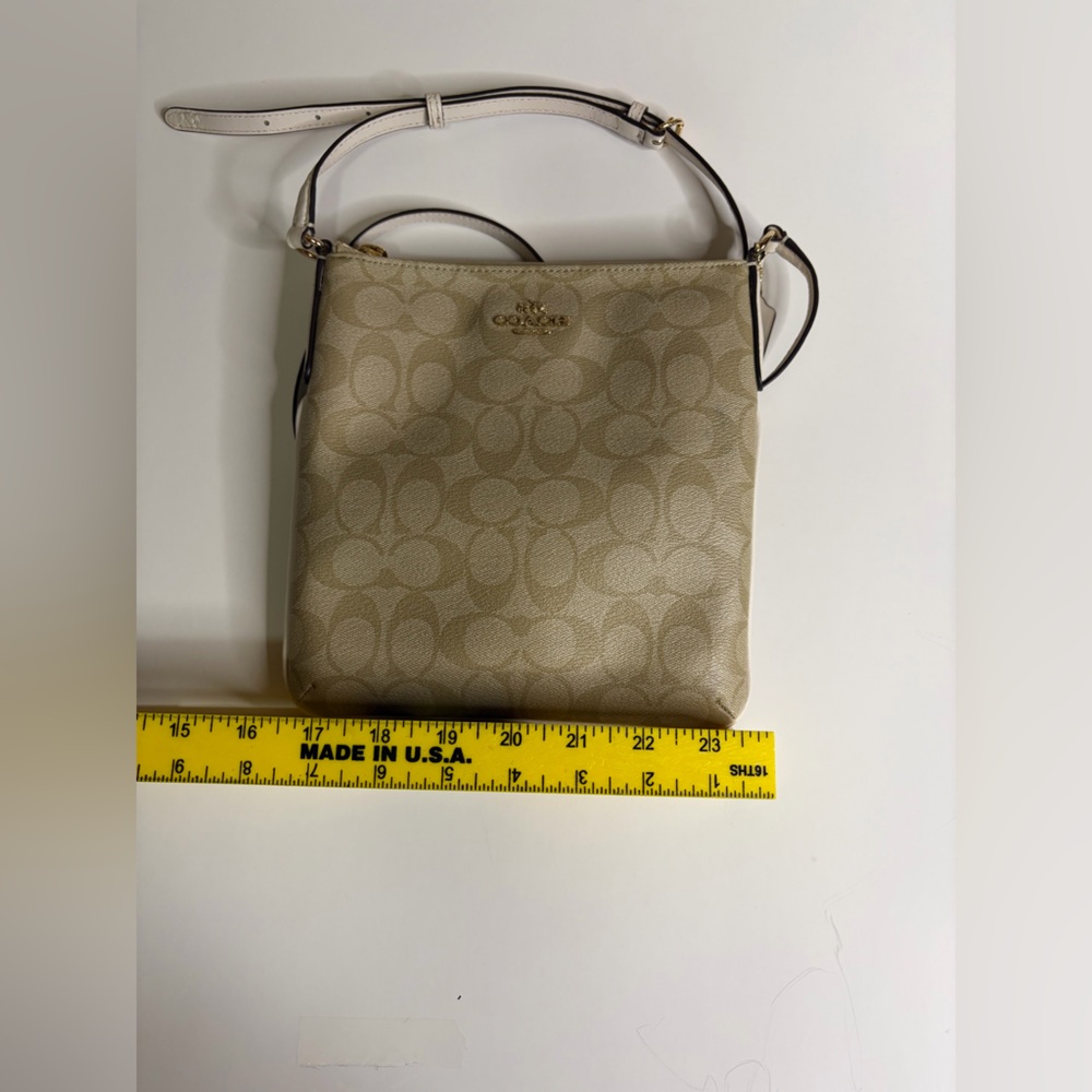 Coach Signature Tan‎ Beige Crossbody Bag with golden hardware - Picture 4 of 15